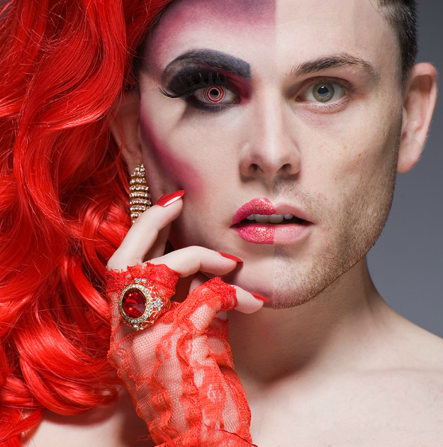 Dragqueens comparten cómo logran su transformación en curiosas fotos