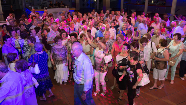 180 abuelos se van de fiesta al Space de Ibiza