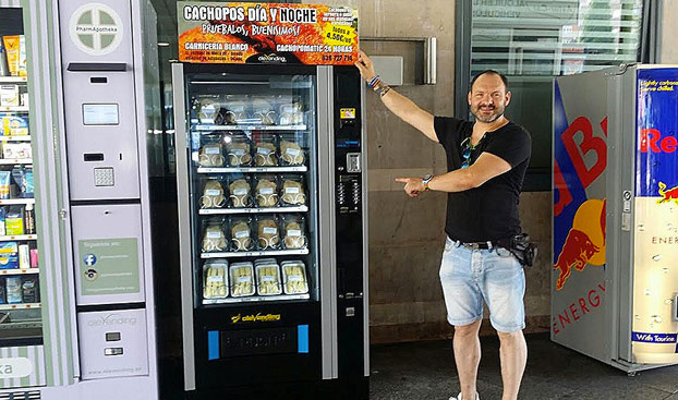 Instalan una máquina expendedora de cachopos en Atocha