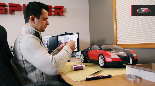 Réplica de un Bugatti Veyron hecho con papel