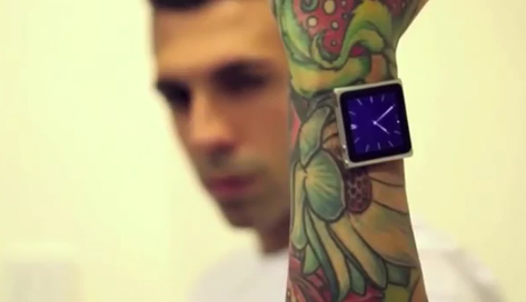 Un tatuador se implanta imanes en la muñeca para llevar su iPod como un reloj