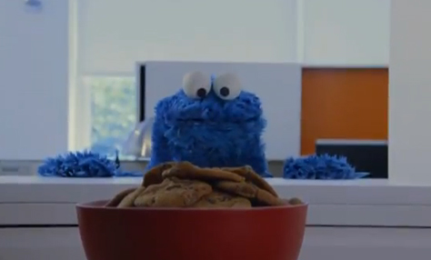 El Monstruo de las galletas hace su propia versión del ''Call Me Maybe''