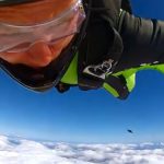 Wingsuit: Hombres volando como pájaros a 225 km/h