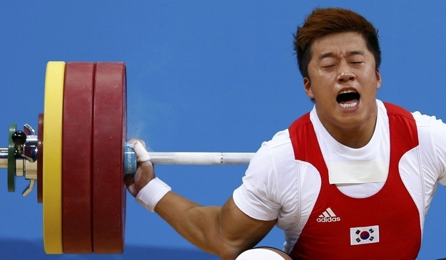 Sa Jae-Hyouk se fractura el brazo derecho al intentar levantar 162 kg en Londres 2012