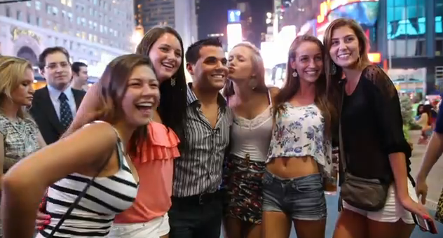 Experimento: Se hace pasar por un famoso en Times Square