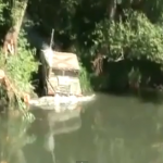 La experiencia de sumergirse con un Hummer en el río