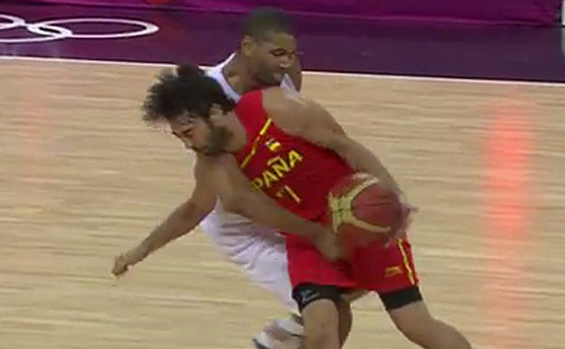 Vídeo: El puñetazo de Nicolas Batum a Navarro en Londres 2012