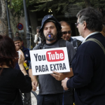 Pancartas vistas durante la manifestación del 25-S en Madrid