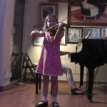 Alma Deutscher, una niña de 7 años conocida como ''La nueva Mozart''