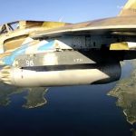 El vuelo de un avión Su-25UB grabado con una cámara GoPro colocada en el ala