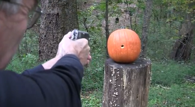 Cómo tallar una calabaza con una pistola