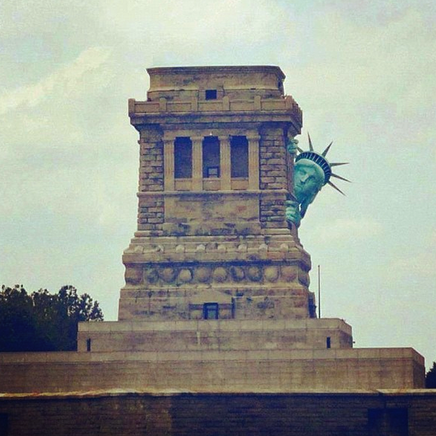 La Estatua de la Libertad se esconde del huracán Sandy