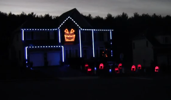 Halloween 2012: Espectáculo de luces en una casa al ritmo de Gangnam Style