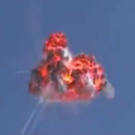 Los rebeldes sirios derriban un helicóptero militar que explota en el cielo