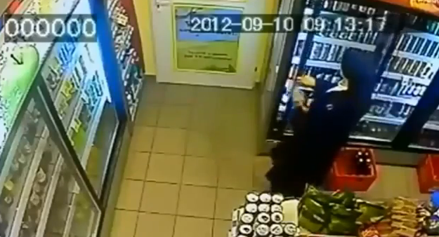 Una monja pillada robando cerveza en un supermercado