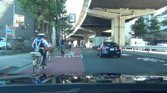 Persecución policial en bicicleta en Japón