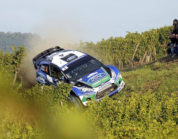 Impresionante accidente de Petter Solberg en el Rally de Francia