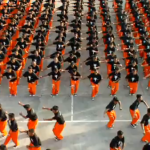 1.500 presos bailando el ''They Don't Care About Us'' de Michael Jackson