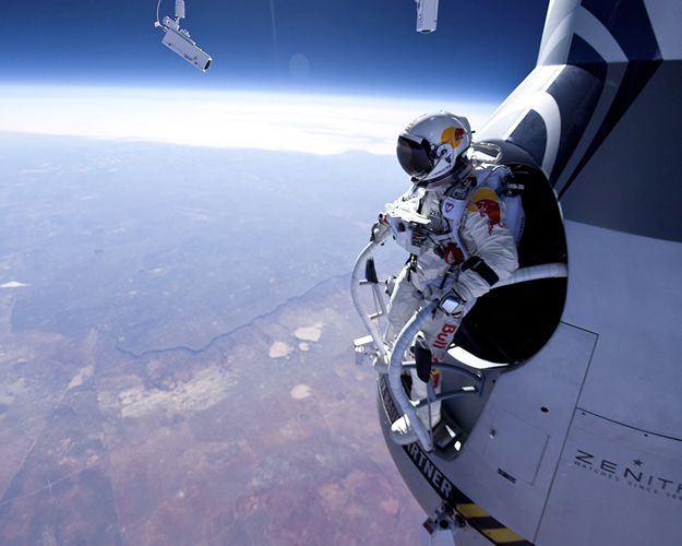 En directo: El salto de Felix Baumgartner a 36.000 metros de altura