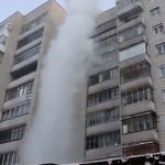 ¿Qué ocurre cuando tiras agua hirviendo desde un edificio cuando hay -41º de temperatura?