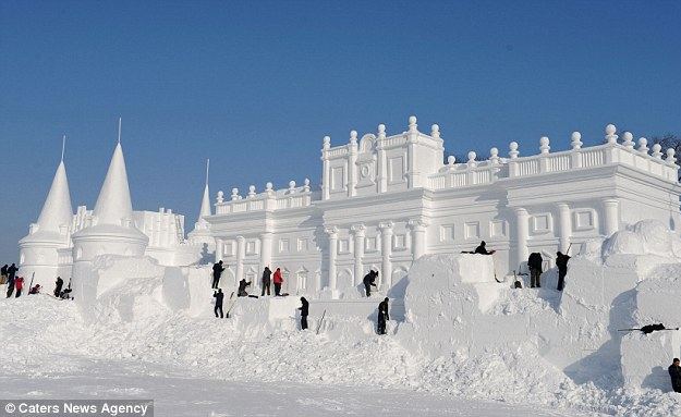 Impresionantes esculturas de hielo en el Festival Mundial de Nieve de China