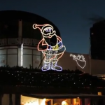Esto es lo que ocurre si cabreas a los que ponen la iluminación navideña en tu ciudad