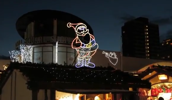 Esto es lo que ocurre si cabreas a los que ponen la iluminación navideña en tu ciudad