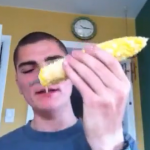 Cómo comer una mazorca de maíz en 10 segundos