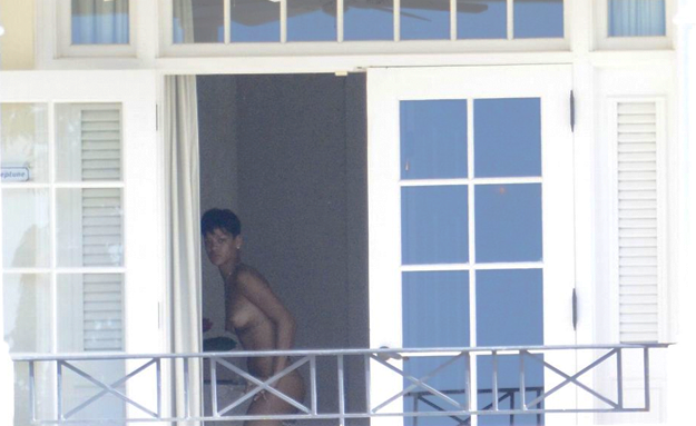 Robado de Rihanna desnuda en su habitación