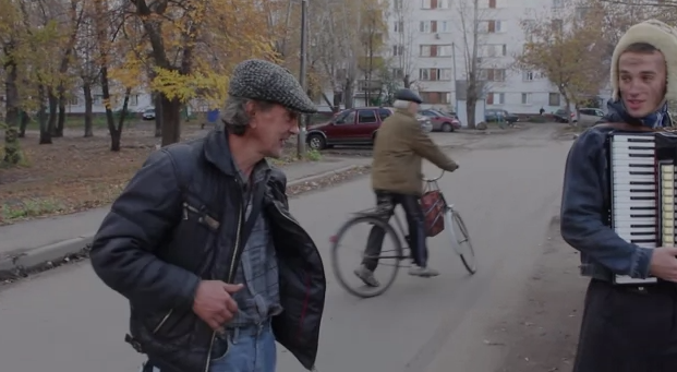 Teletransportanción de un anciano en bicicleta