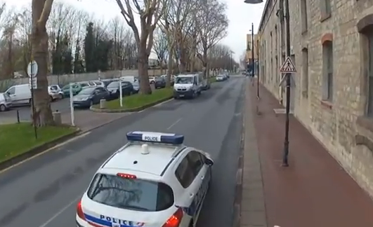Trolleando a la policía francesa con un cuadricóptero
