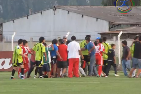 Brutal agresión a los árbitros de un partido de fútbol en Melipilla, Chile