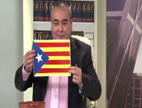 Armando Robles quema una estelada catalana en directo