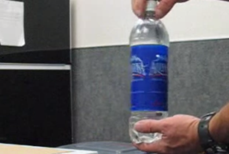 Cómo ocultar droga en una botella de agua
