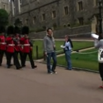 ¡Abran paso a los guardias del castillo de la Reina!