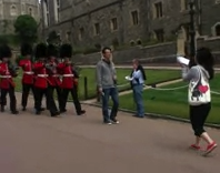 ¡Abran paso a los guardias del castillo de la Reina!