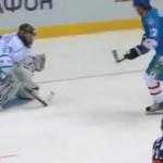 Jori Lehtera anota un penalti que quedará en la historia del hockey sobre hielo