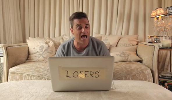 Robbie Williams se conecta a Chatroulette para cantar ''Losers''