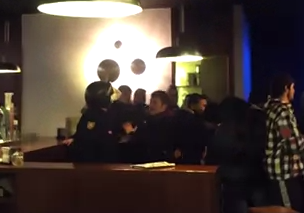 #23F: Policía antidisturbios entra en un bar de Atocha y agrede a un joven