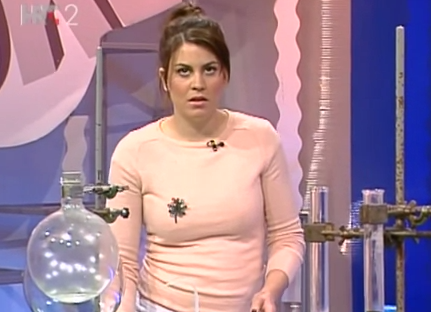 Zlata Muck, presentadora de la televisión croata, se desmaya en directo