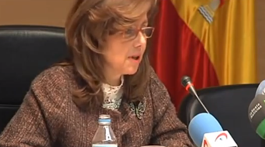 Beatriz Viana, directora de la Agencia Tributaria, traicionada por los micros en rueda de prensa