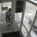 Esto es lo que sucede en Rusia cuando tu puerta no tiene buzón para el correo
