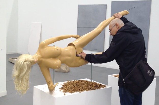 Las cascanueces desnudas de Jennifer Rubell