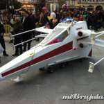 Un padre le construye a su hija pequeña un caza estelar T-65 Ala-X de Star Wars para carnaval