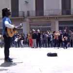 El gran Clarence Bekker Milton tocando en el centro de Barcelona