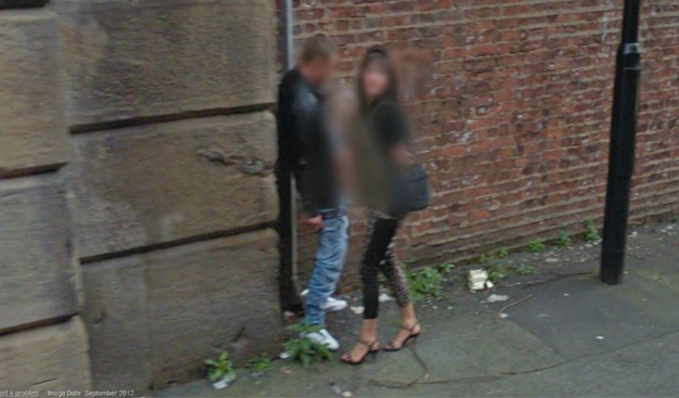 Google Street View fotografía a una prostituta masturbando a un cliente