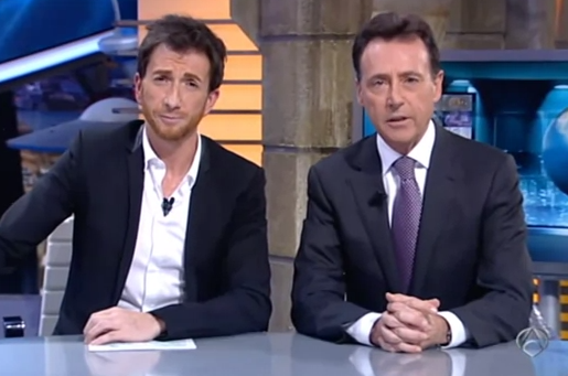 Matías Prats haciendo honor a su meme en El Hormiguero