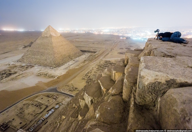 Fotógrafos rusos escalan ilegalmente la Gran Pirámide de Egipto para tomar varias fotografías