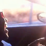 Vídeo de Royston Drenthe conduciendo un Ferrari 458 Italia, sin cinturón y bebiendo una cerveza