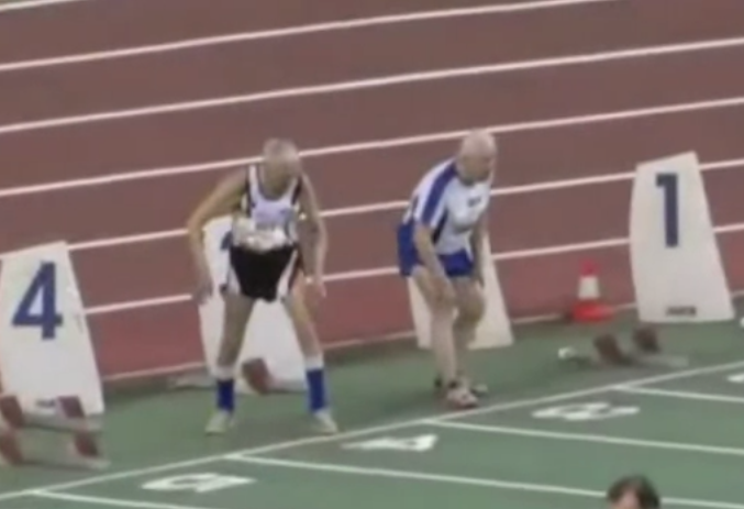 Dos hombres de más de 90 años se retan en una carrera de atletismo